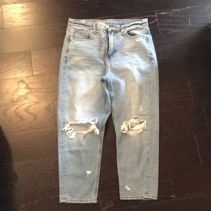 American Eagle High Waisted Mom Jeans